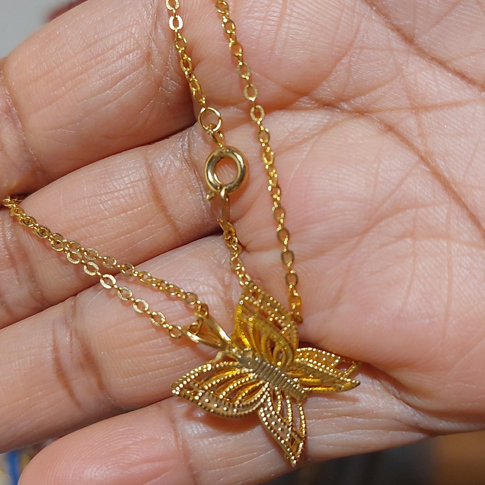 Dainty 3D Filigree Butterfly Pendant High Gloss Gold Tone Necklace - Picture 7 of 9